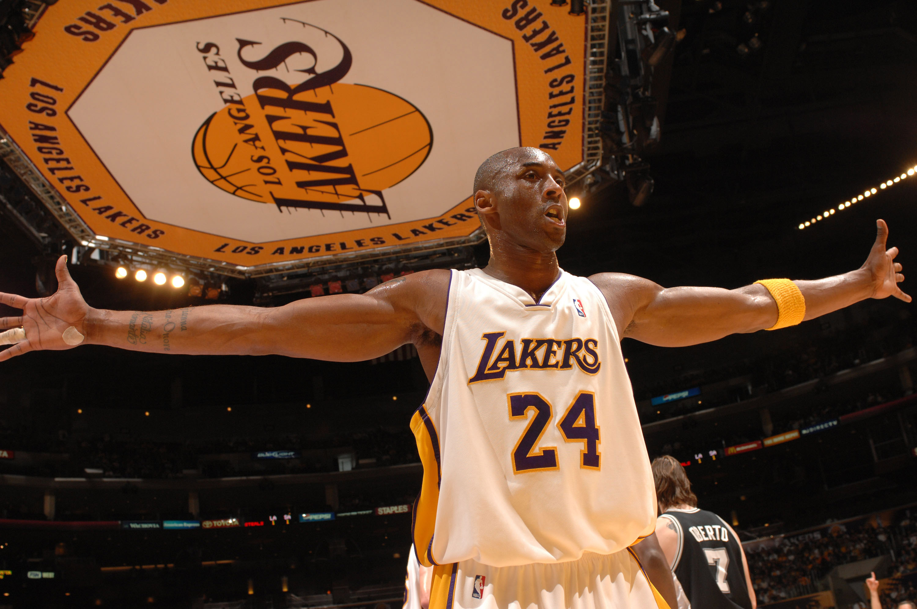 而赵强则凭 而赵强则凭