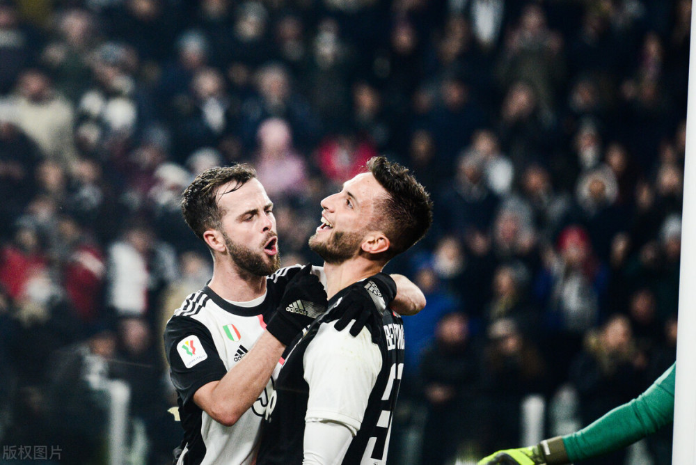 队内合作出 队内合作出