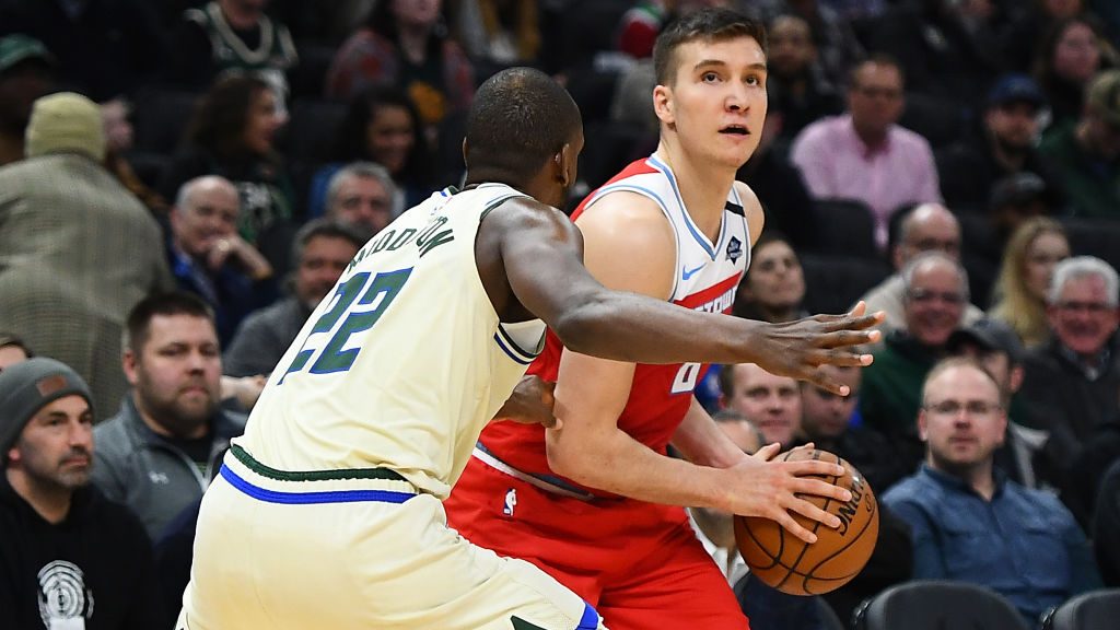 受瞩目的明 受瞩目的明