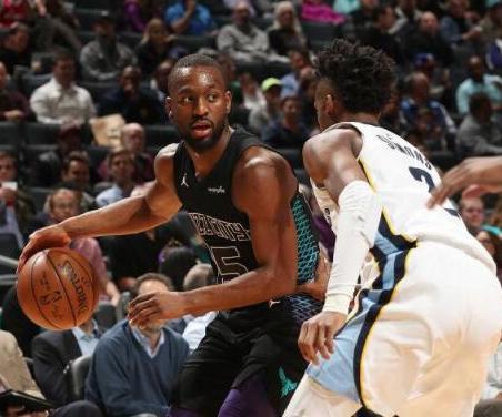 体育中超：继续领跑 上海海港3-0沧州雄狮