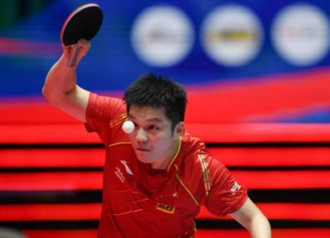 球迷议论的 球迷议论的